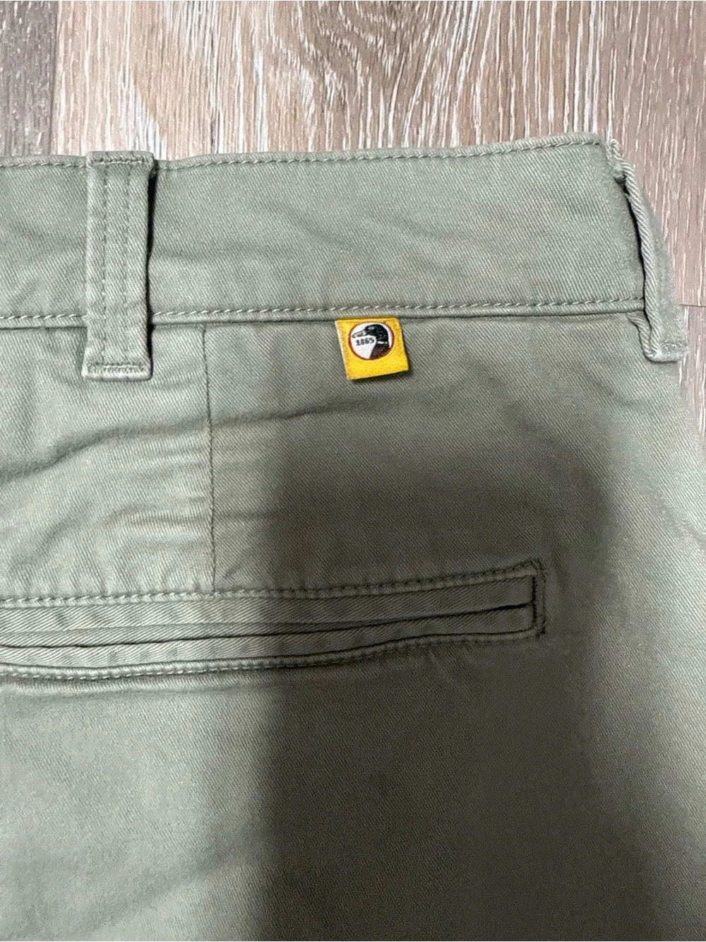 Duck Head Mens 38 Gold School Chino Shorts Olive Shadow Green 6 Inseam